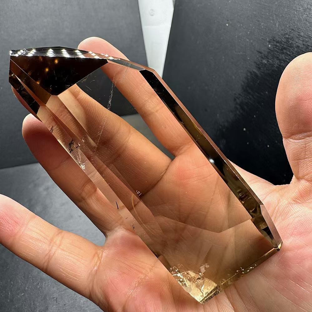 180g Natural Smoky Quartz Carved Freeform Crystal Reiki Healing Decor 180g Natural Smoky Quartz Carved Freeform Crystal Reiki Healing Decor