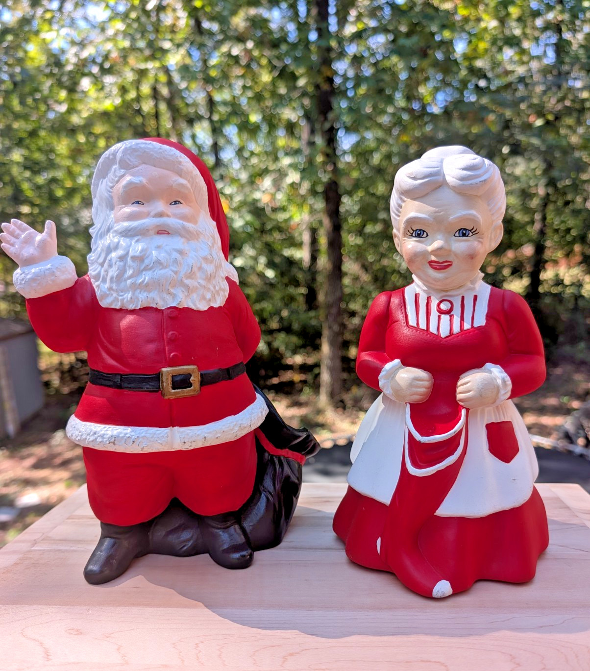 Vtg 1978 Hand Painted Ceramic Santa & Mrs Claus Figurines Set signed Leta Retro