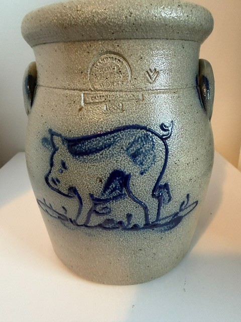 Vintage 1989 Rowe Pottery Works 1/2 Gallon Pig Crock Stamped Vernon Hogue MINT