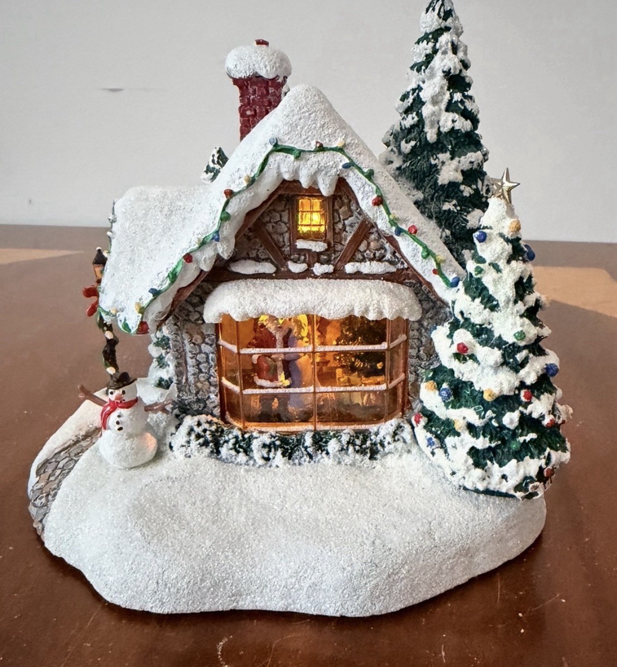 Thomas Kinkade 2005 “Stillwater Cottage” Illuminated Christmas Kissing Santa
