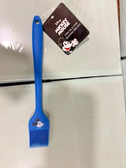 DISNEY MICKEY MOUSE BASTING BRUSH  ~NEW~