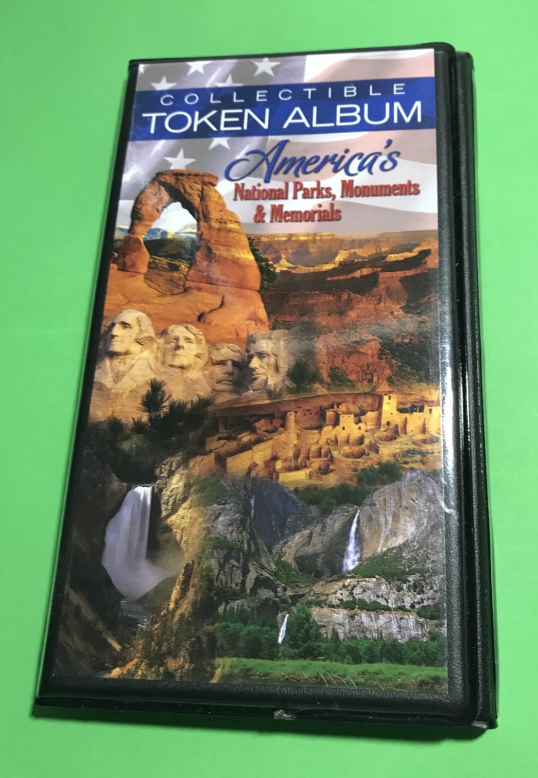 COLLECTIBLE TOKEN ALBUM - AMERICA'S NATIONAL PARKS, MONUMENTS & MEMORIALS