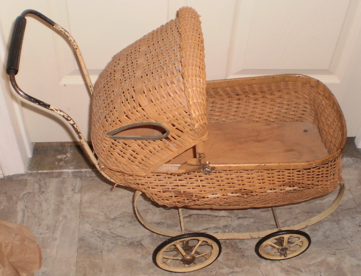 Antique Victorian 1900\'s Wicker Baby Doll Carriage 10\