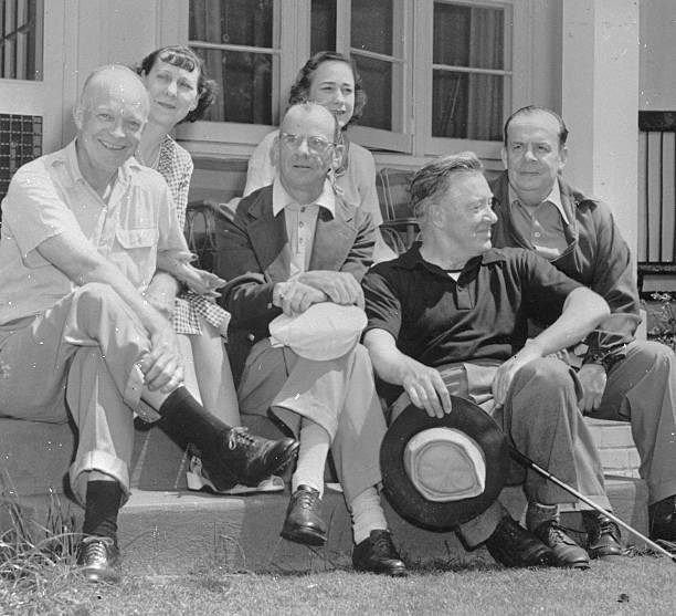 General Mrs Dwight Eisenhower are vacation at Augusta Georgia this- Old Photo