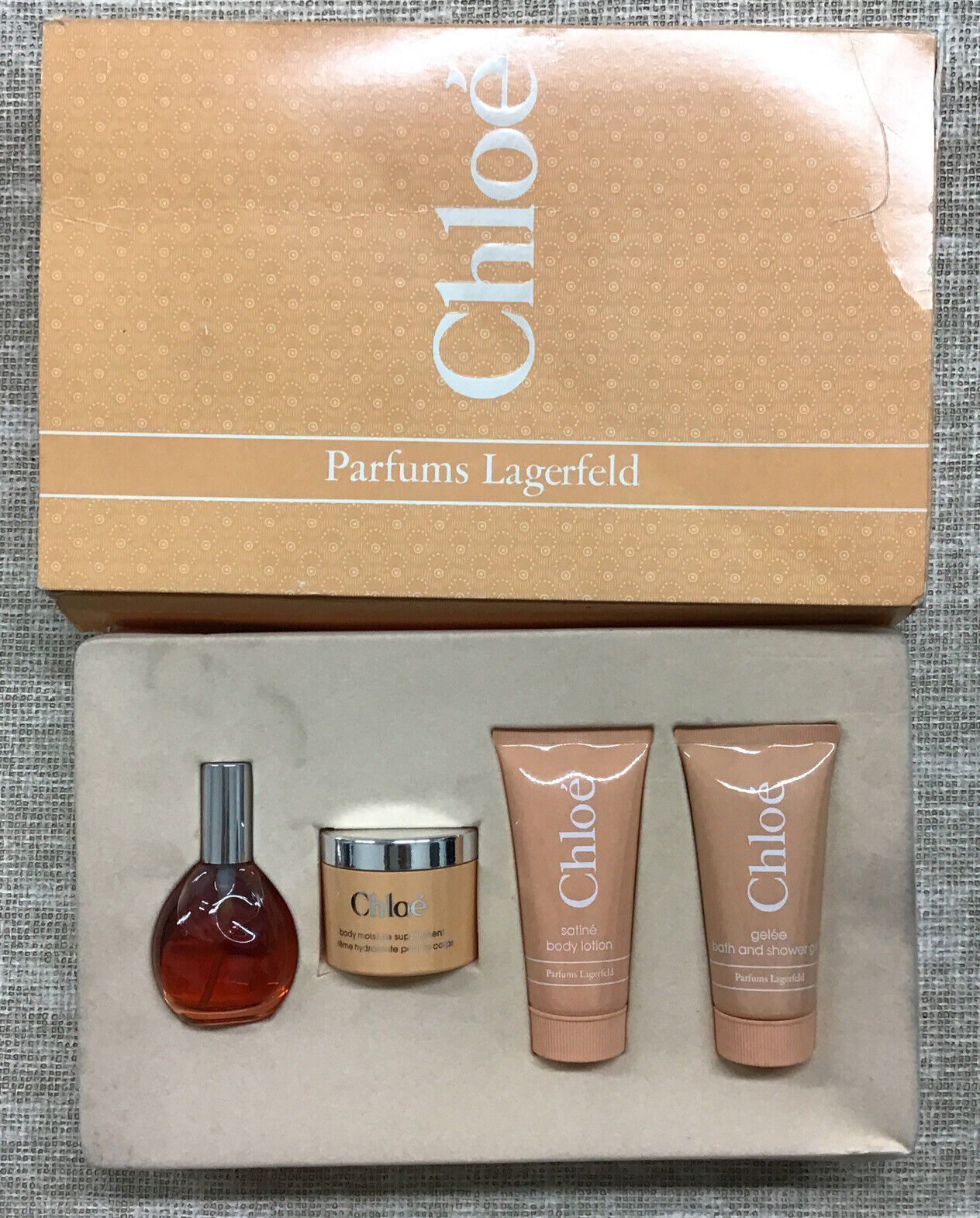 chloe by parfums lagerfeld women 1 oz /  eau de parfum spray rare 4 pcs gift set