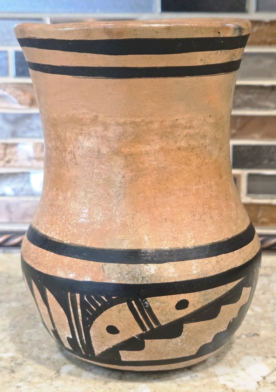 Vintage Navajo Dine Pottery Vase Signed Jerry & Saressa Whitethorn 1994 5.25 Vintage Navajo Dine Pottery Vase Signed Jerry & Saressa Whitethorn 1994 5.25