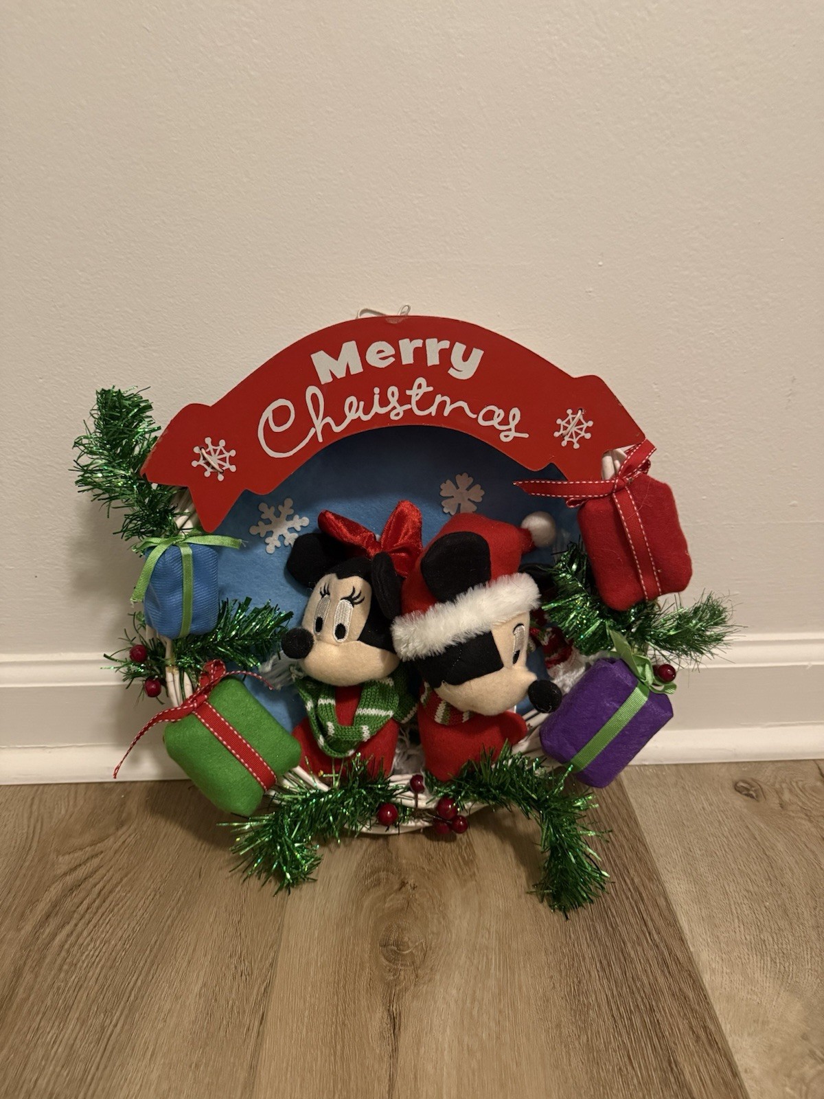 Disney Mickey & Minnie Mouse Plush Christmas Holiday Wreath DanDee Wreaths 13”