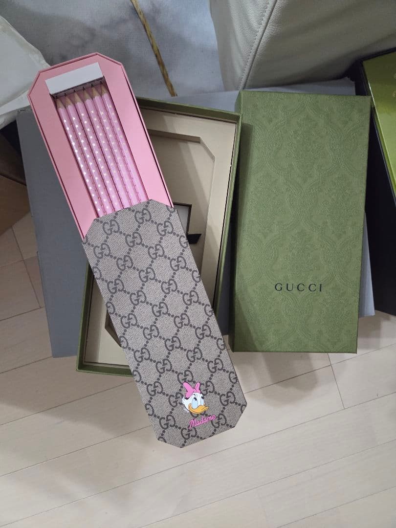 Genuine GUCCI Daisy Duck Pencil Set #adf15b Genuine GUCCI Daisy Duck Pencil Set #adf15b