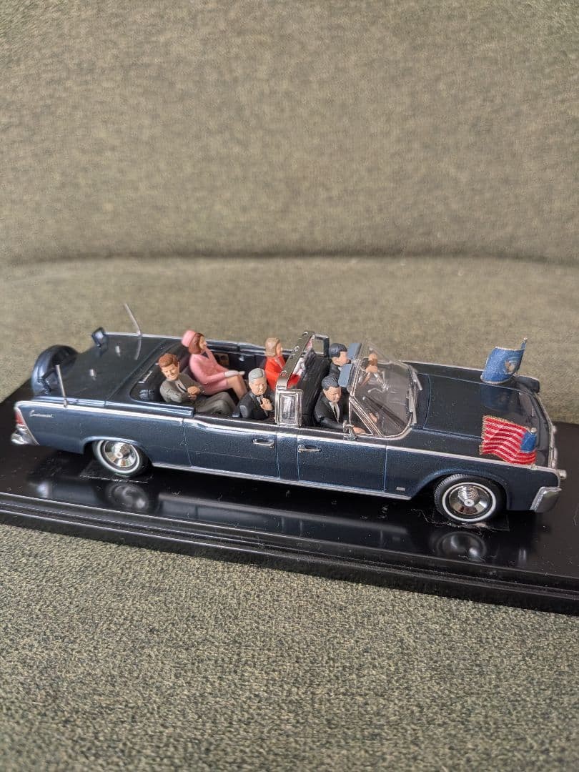 MINICHAMPS 1/43 Lincoln Continental Presidential Parade Car JFK Model