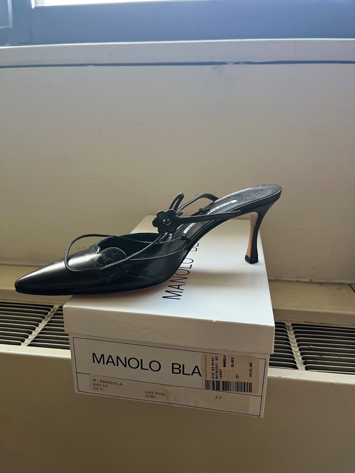 Manolo Blahnik black heels 37  M-Randola Black Kid