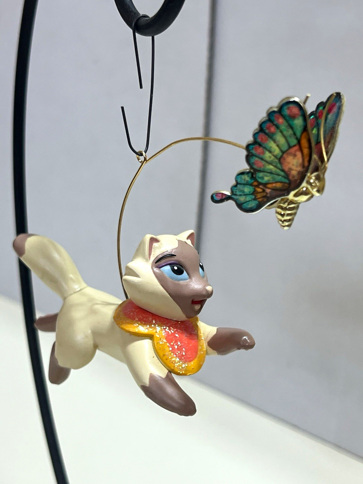 Carlton Cards Disney Sagwa the Chinese Siamese Cat Hanging Ornament