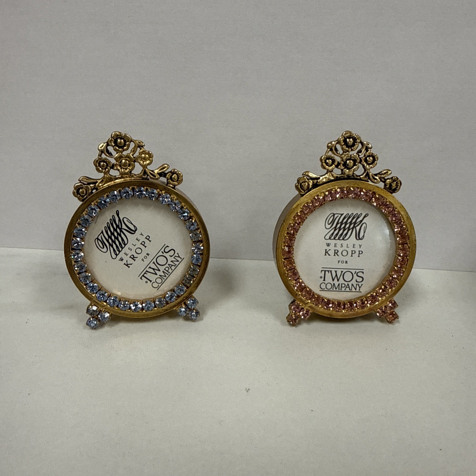 A Pair Of Vintage Two\'s Co Jeweled Rhinestone Round Picture Photo Frames WJ4