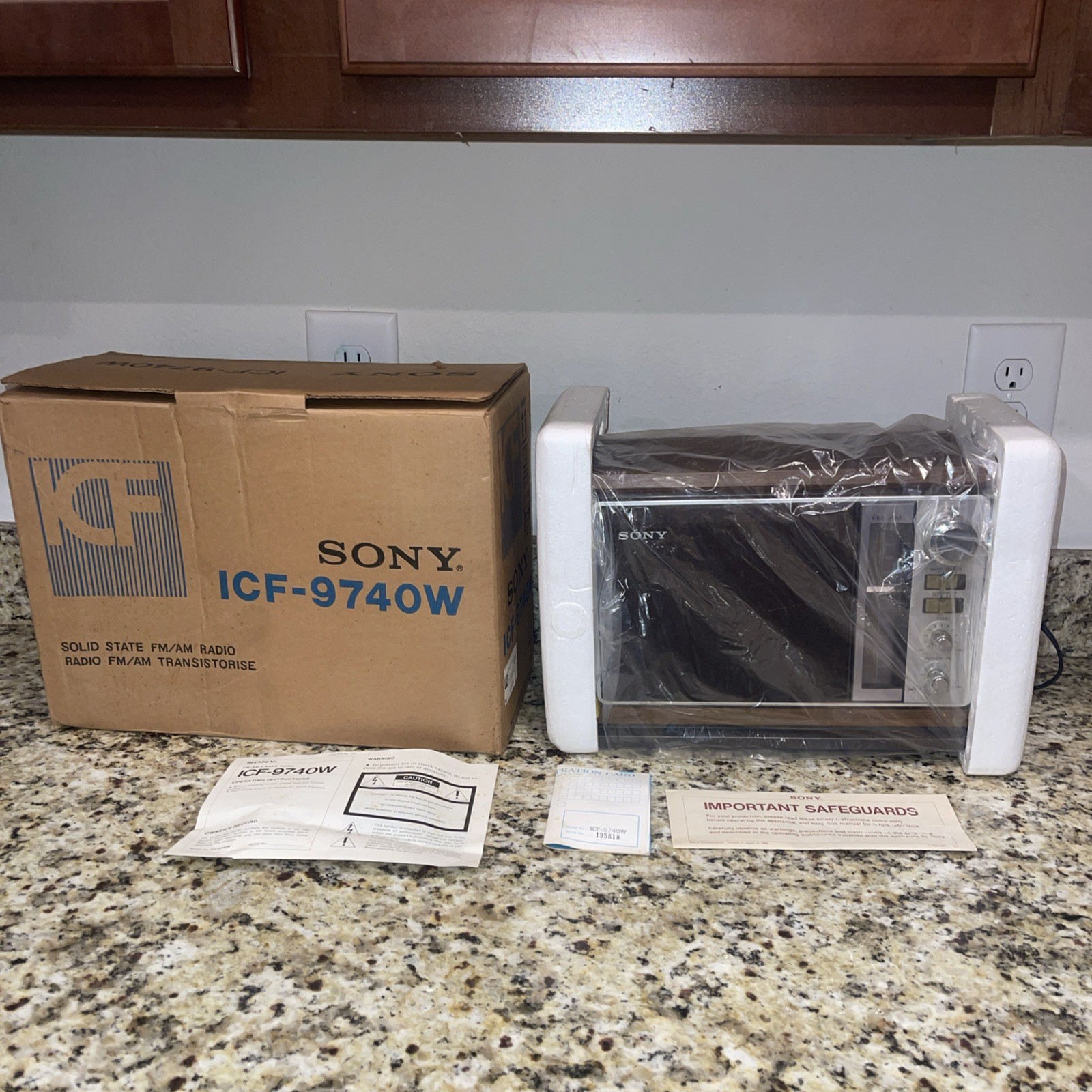 Vintage Boxed Sony ICF-9740W Solid State Am/Am Radio Transistor Wood Grain