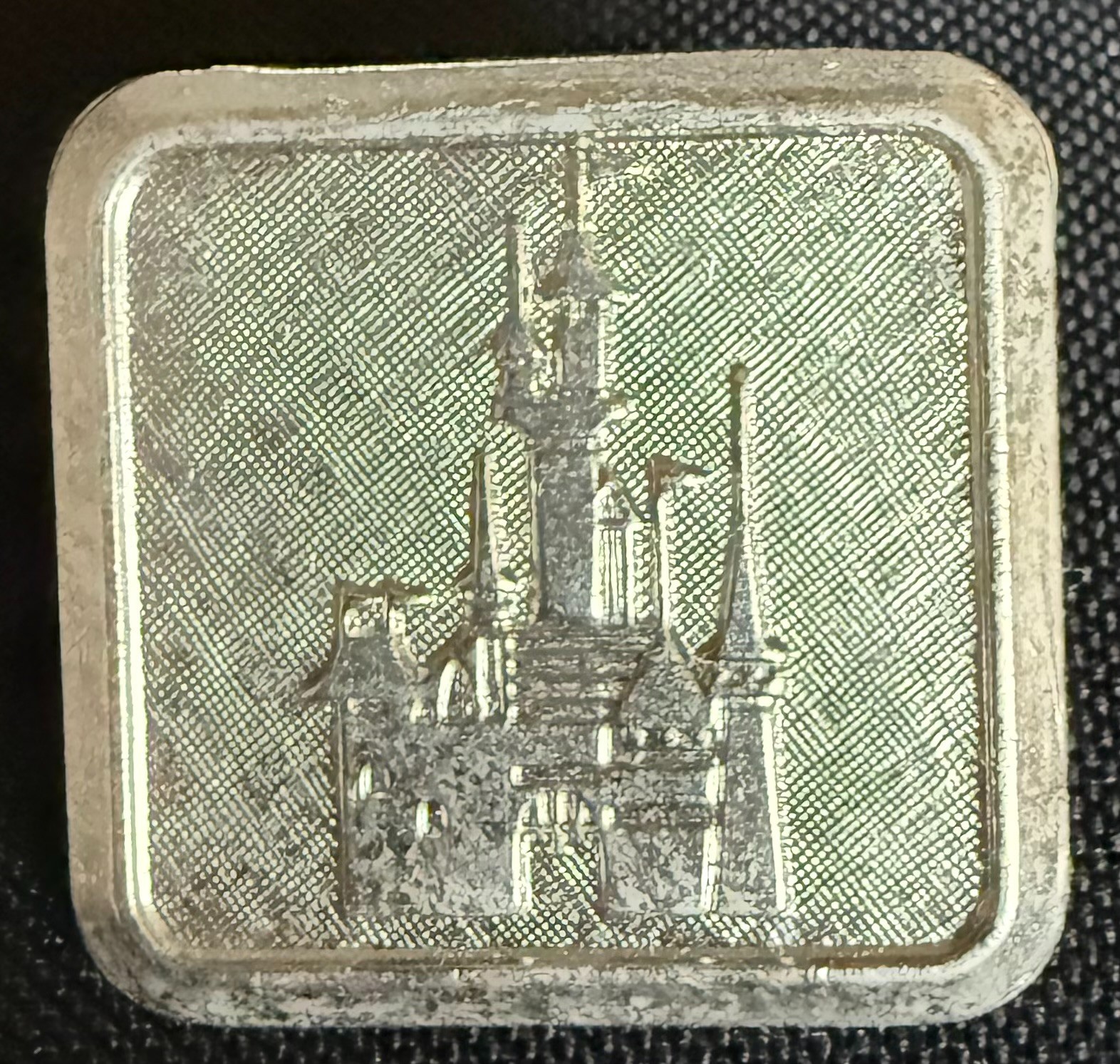 DLR - Silver Castle - Disneyland Hotel Manager - Cast Member Exclusive-Very Rare