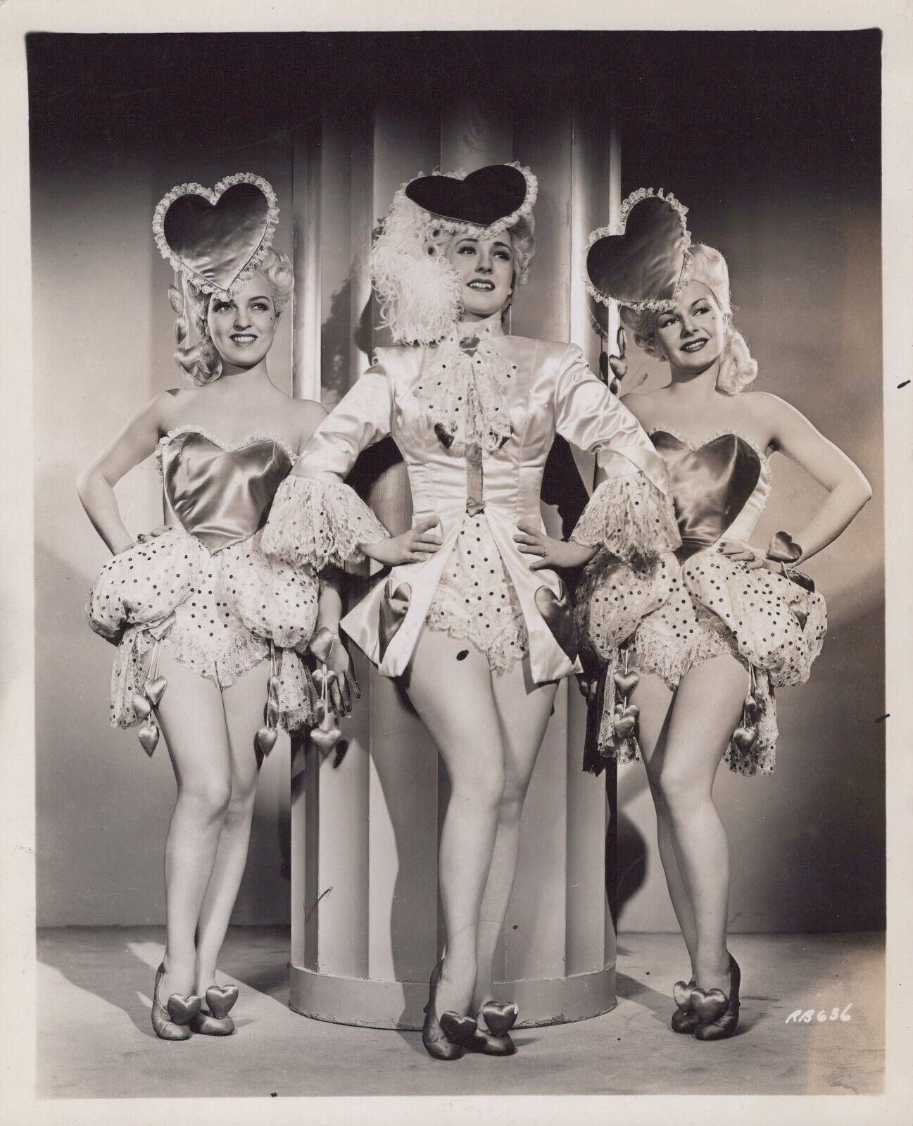 Unknow Actress (1940s) ❤ Original Vintage - Sexy Leggy Cheesecake Photo K 345