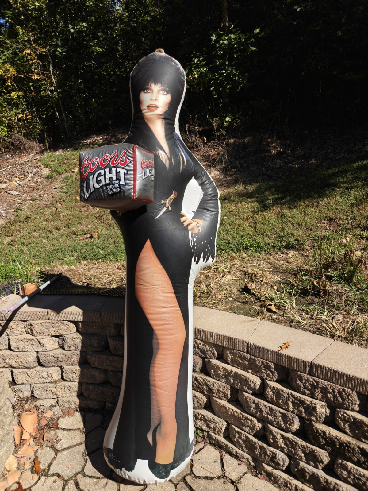 Elvira Mistress of the Dark Coors Light Inflatable 6' Vintage Halloween blow up