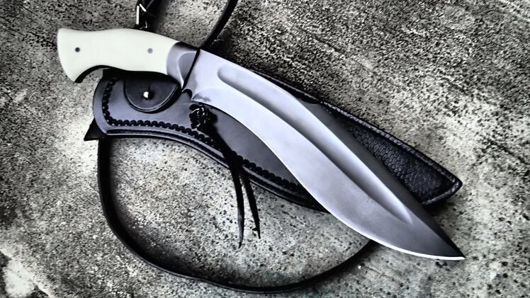 WILD BEAUTIFUL CUSTOM HANDMADE 15 INCHES LONG IN HIGH GRADE STEEL HUNTING KUKRI