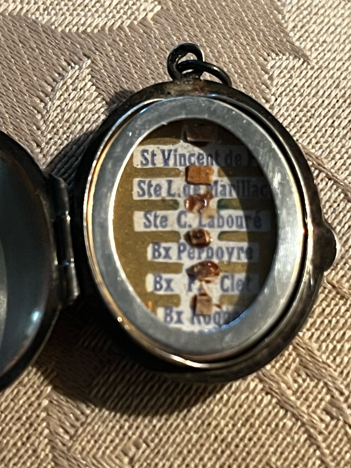 ANTIQUE Rare Sterling MULTI SAINT RELIQUARY~RELIC Silver Locket