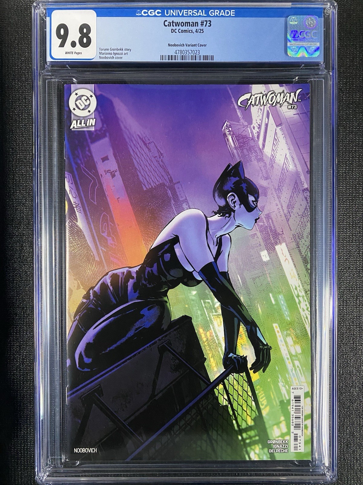 CATWOMAN #73 - NOOBOVICH 1:25 Variant - Graded CGC 9.8 