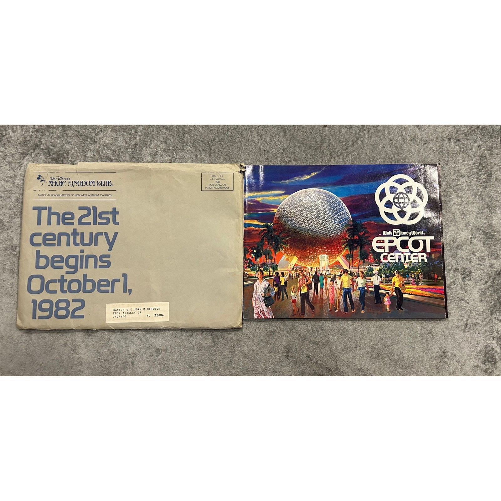 Vintage 1982 Disney EPCOT Center Opening Booklet Magic Kingdom Club Envelope