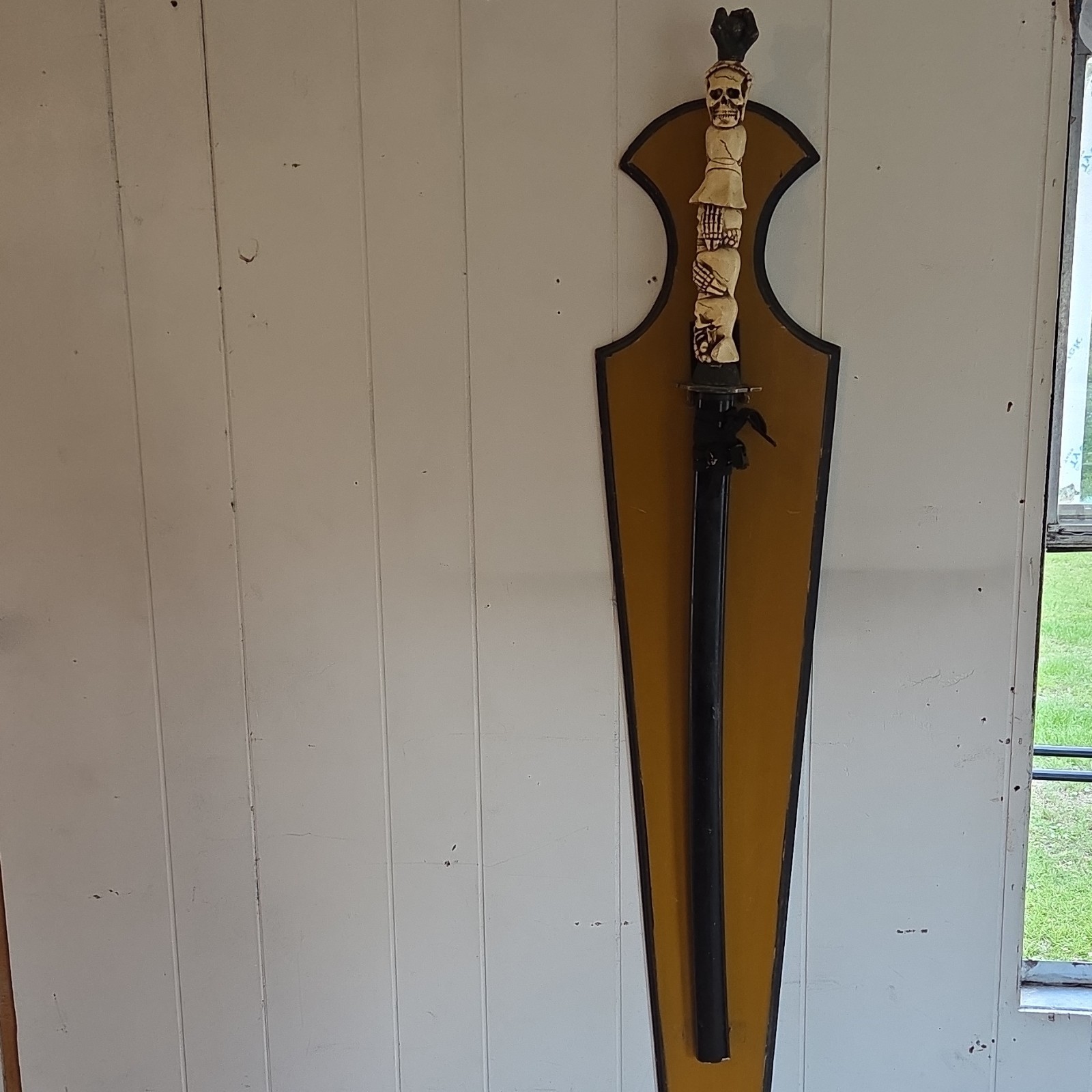 Decorative Reproduction Sword w/ Skull  Handle, Steel. Sheath Has Some Scratches
