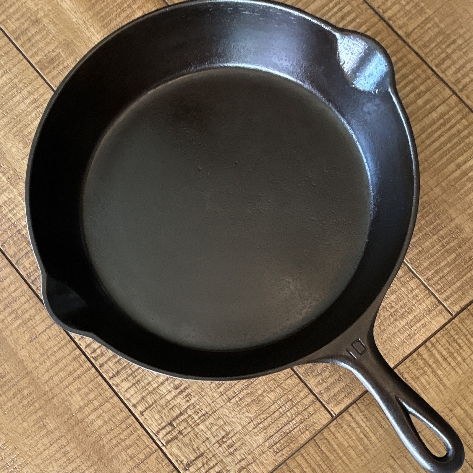 Griswold No. 10 Cast Iron Frying Pan Skillet Double Pour Spout ERIE PA Griswold No. 10 Cast Iron Frying Pan Skillet Double Pour Spout ERIE PA