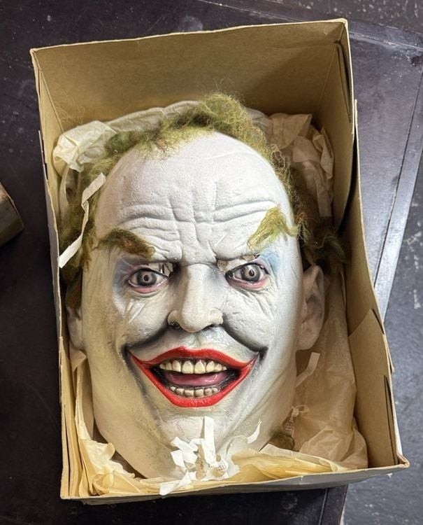 New Vintage 1989 DC Comics The Joker Halloween Mask in original shipping box