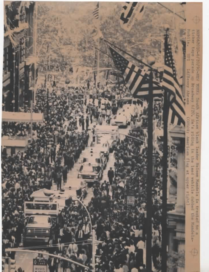 Nelson Mandela 1990 press photo ticket tape parade for the South African leader