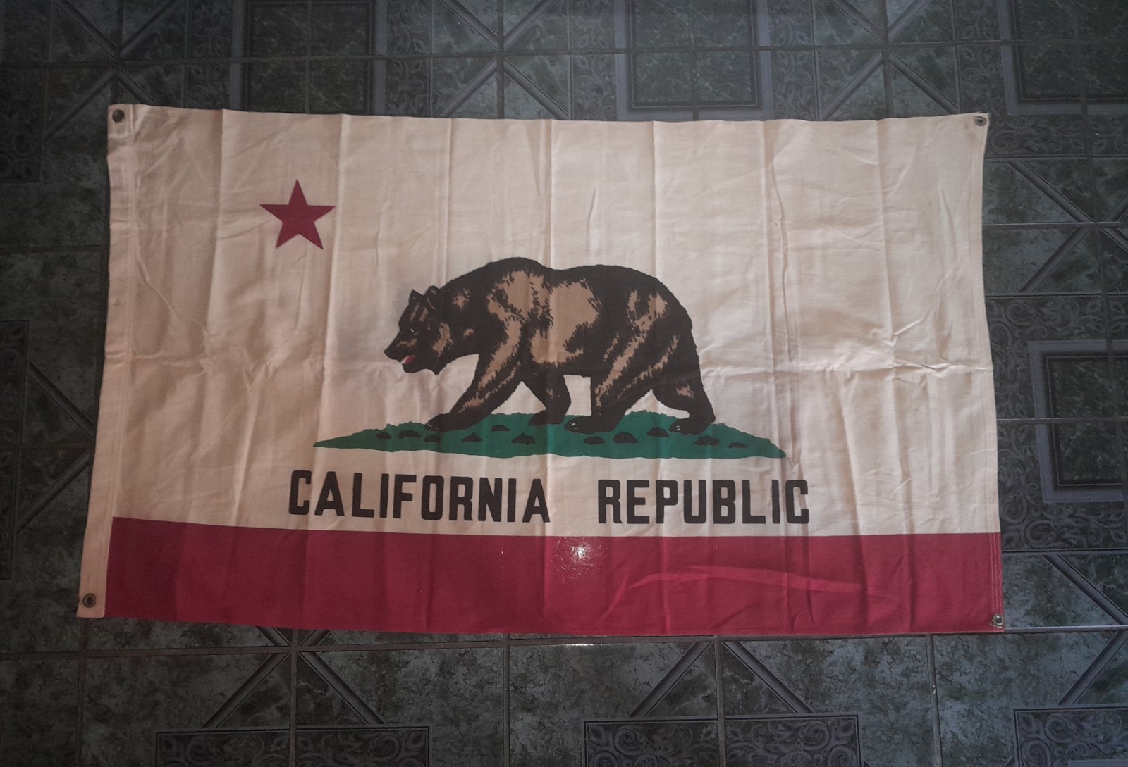 Vintage  Dettra bulldog California Republic State Flag 3x5 Cotton - Desirable 