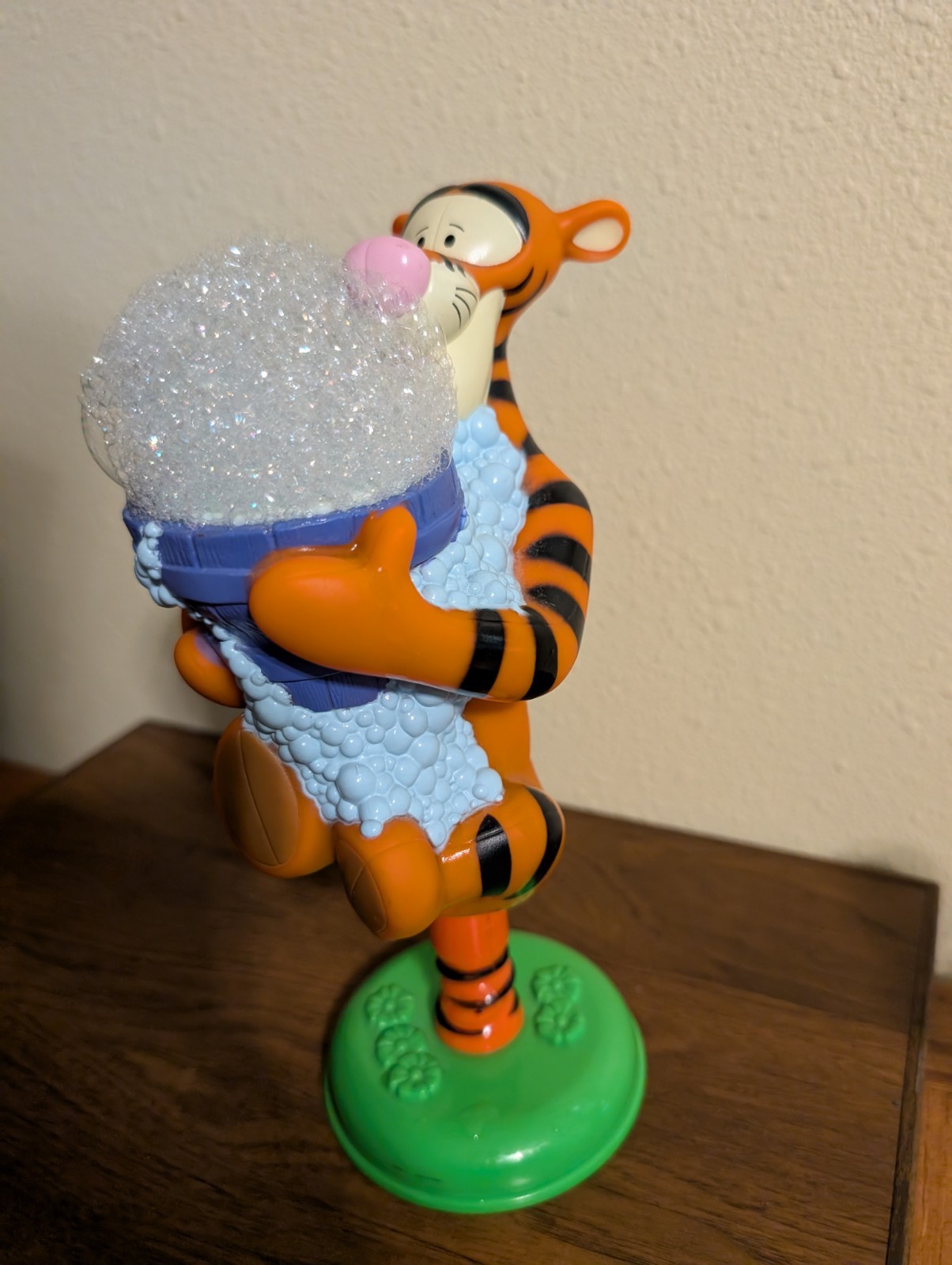 Vintage Disney Winnie The Pooh Bubble Maker Tigger Bubble Bath Squeak
