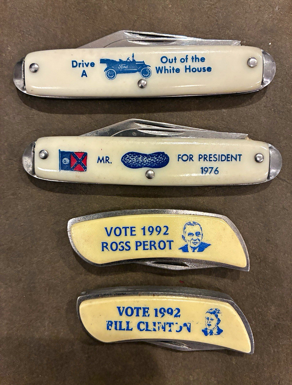 Lot 4 Political Campaign Pocketknives White Plastic Handle 1976/1992