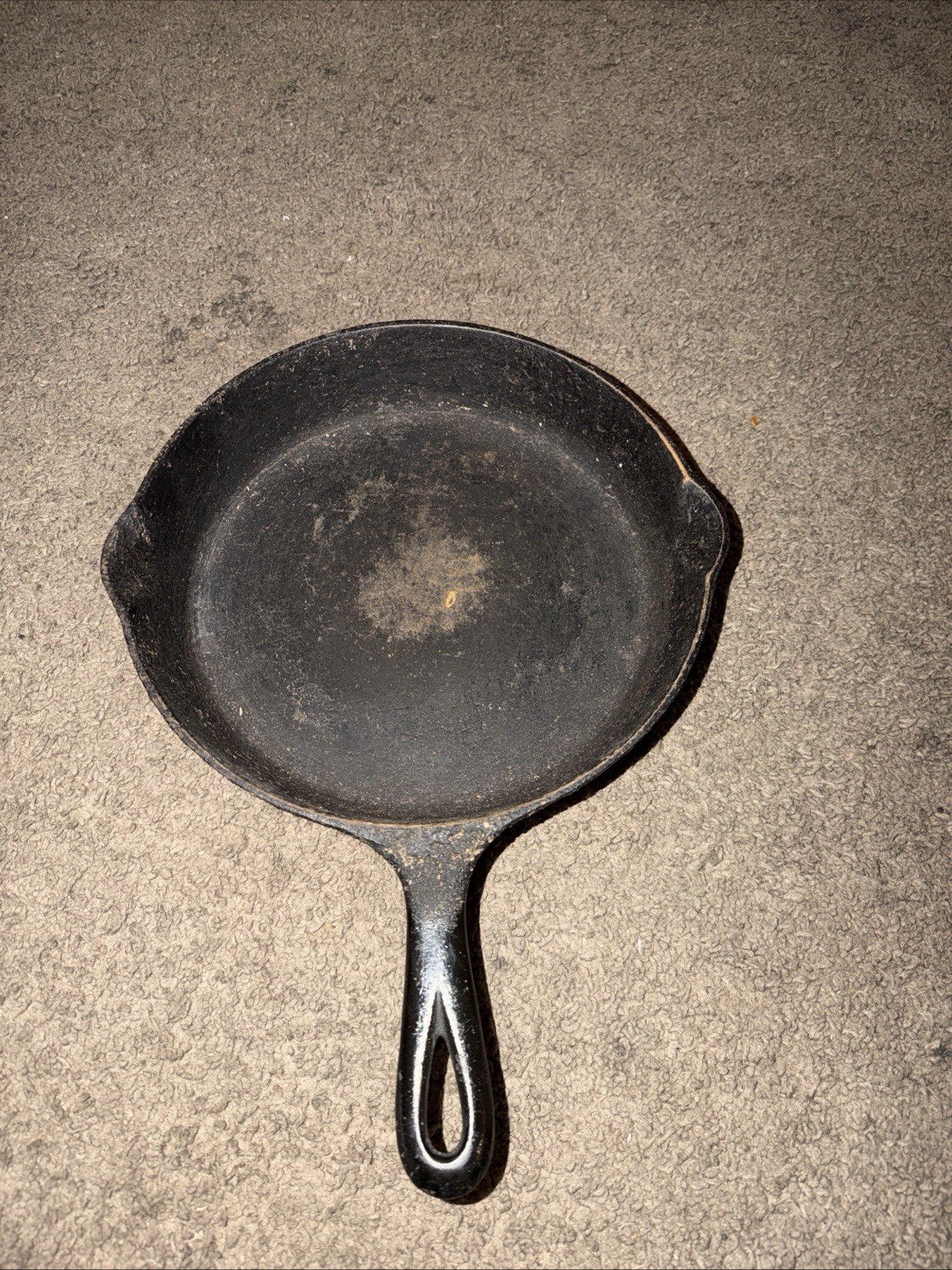 Griswold Erie PA # 8 704 L Small Bock Logo Cast Iron Skillet Sits Flat Dirty