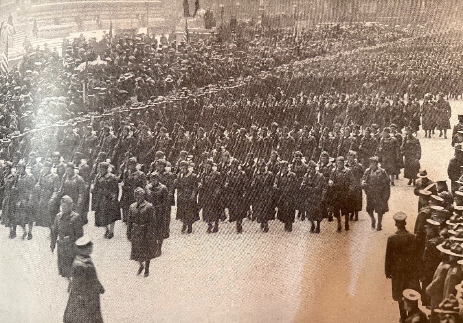 ANTIQUE ORIGINAL WORLD WAR  1  1918 ARMY RECRUITS  IMAGE 