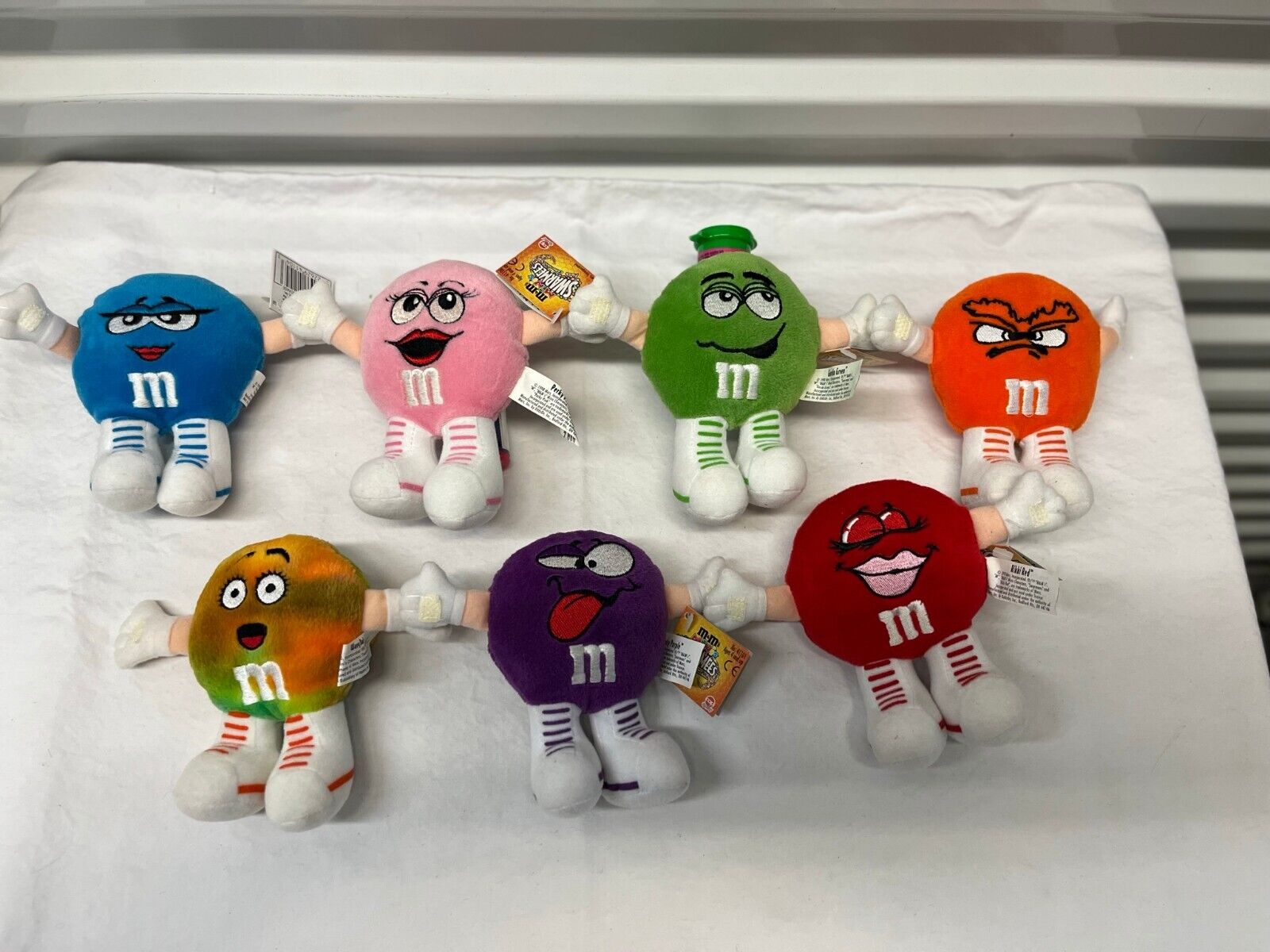 7 COLORS SEE PHOTOS LOT OF 7  SWARMERS 1998 M&M Mars Candy -f