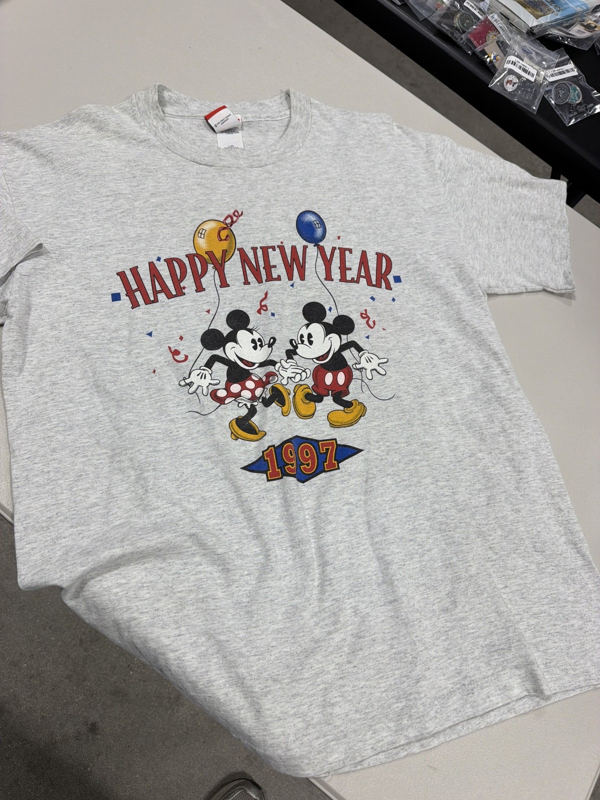 Vintage 1997 Disneyland Happy New Year Mickey Minnie T-Shirt Mickey Inc USA L/XL