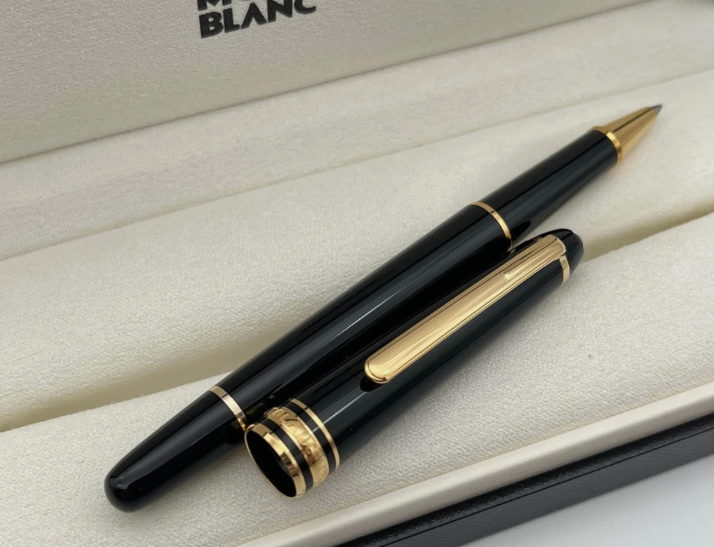 Montblanc Meisterstück 163 Rollerball Pen Black Gold Trim NIB Gift Box - ON SALE