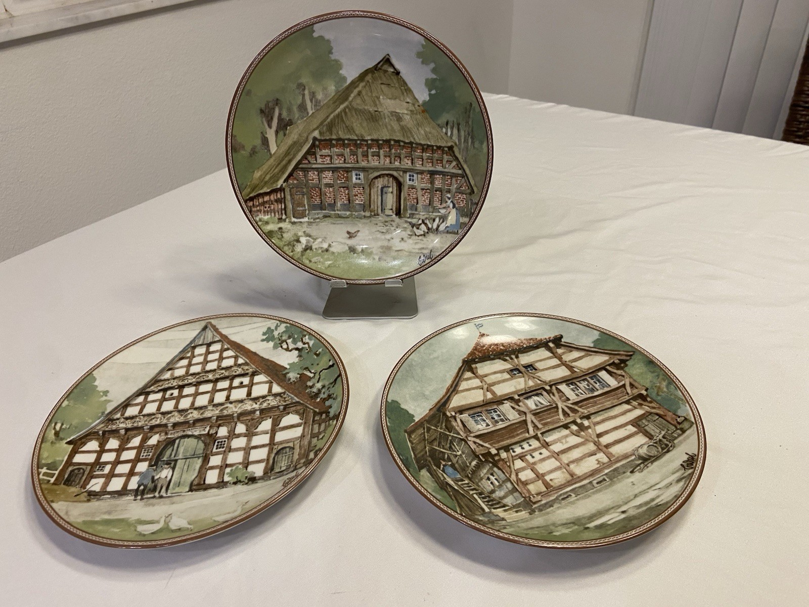 Set of 3 Vintage Konigszelt German 8” Plates Karl Bedal Fachwerk House MINT