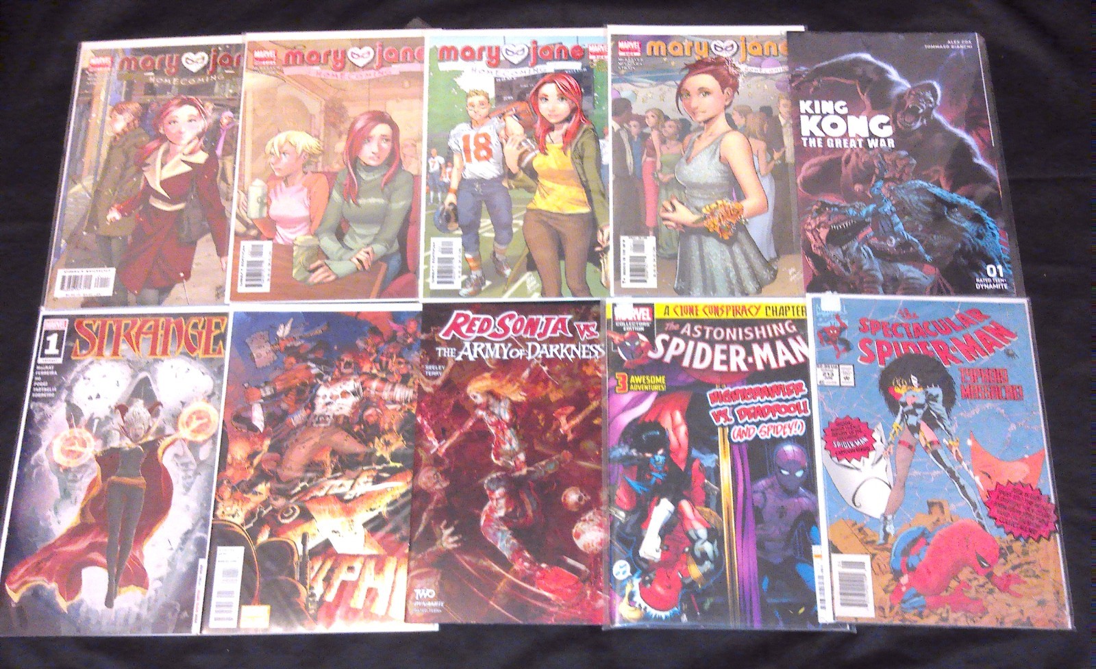 HUGE LOT OF 130 COMIC BOOKS - SPIDER-MAN, X-MEN, AVENGERS, FANTASTIC FOUR