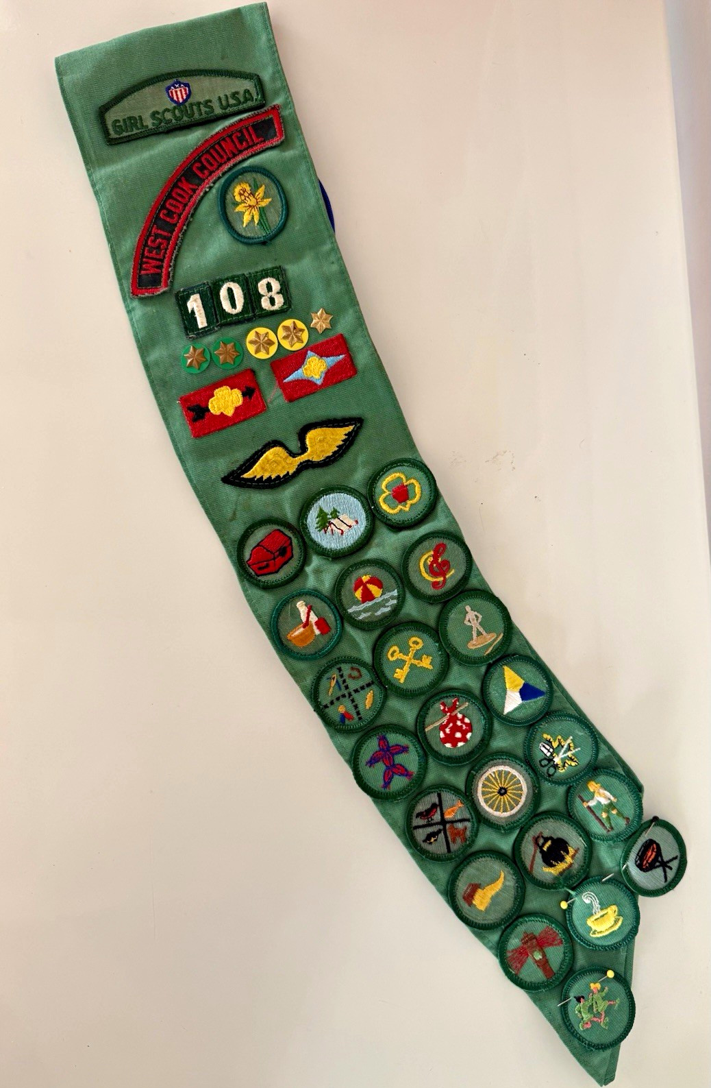 VTG 1970s Girl Scouts Sash West Cook Cty Troop 108 - Loaded w/Badges & Pins
