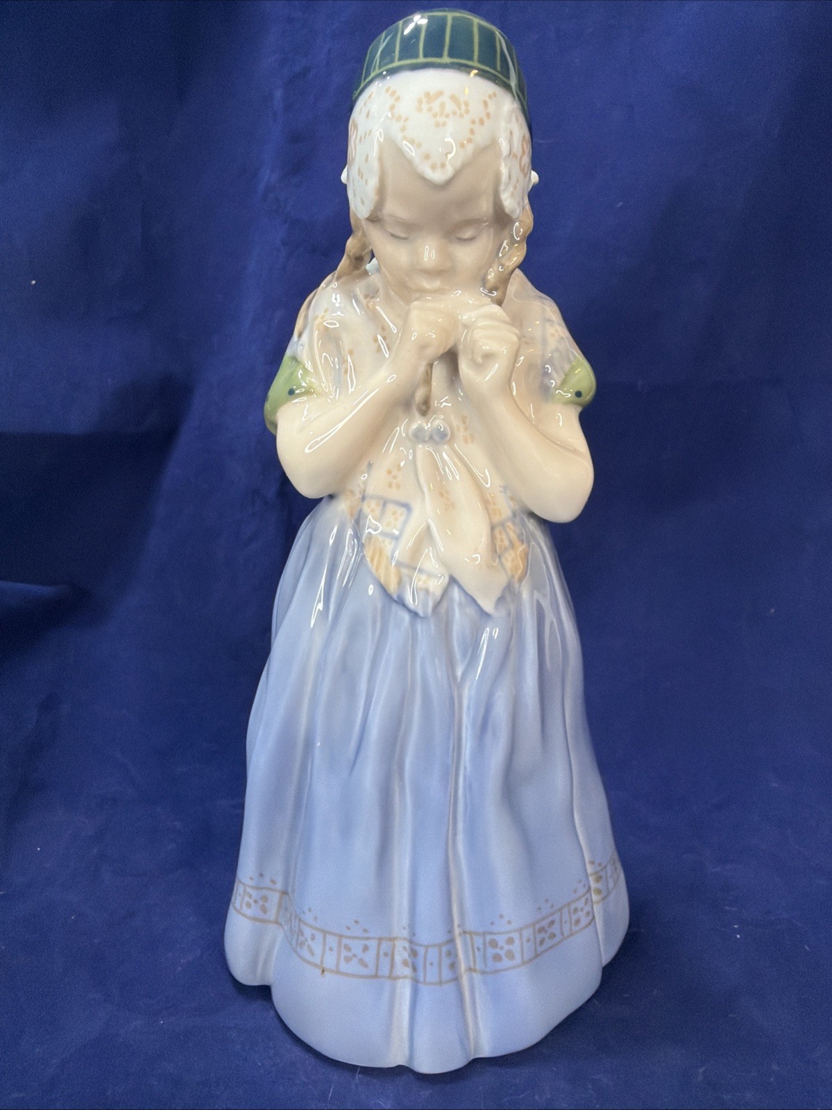Royal Copenhagen AMAGER GIRL FROM BORNHOLM Porcelain Figurine #1323