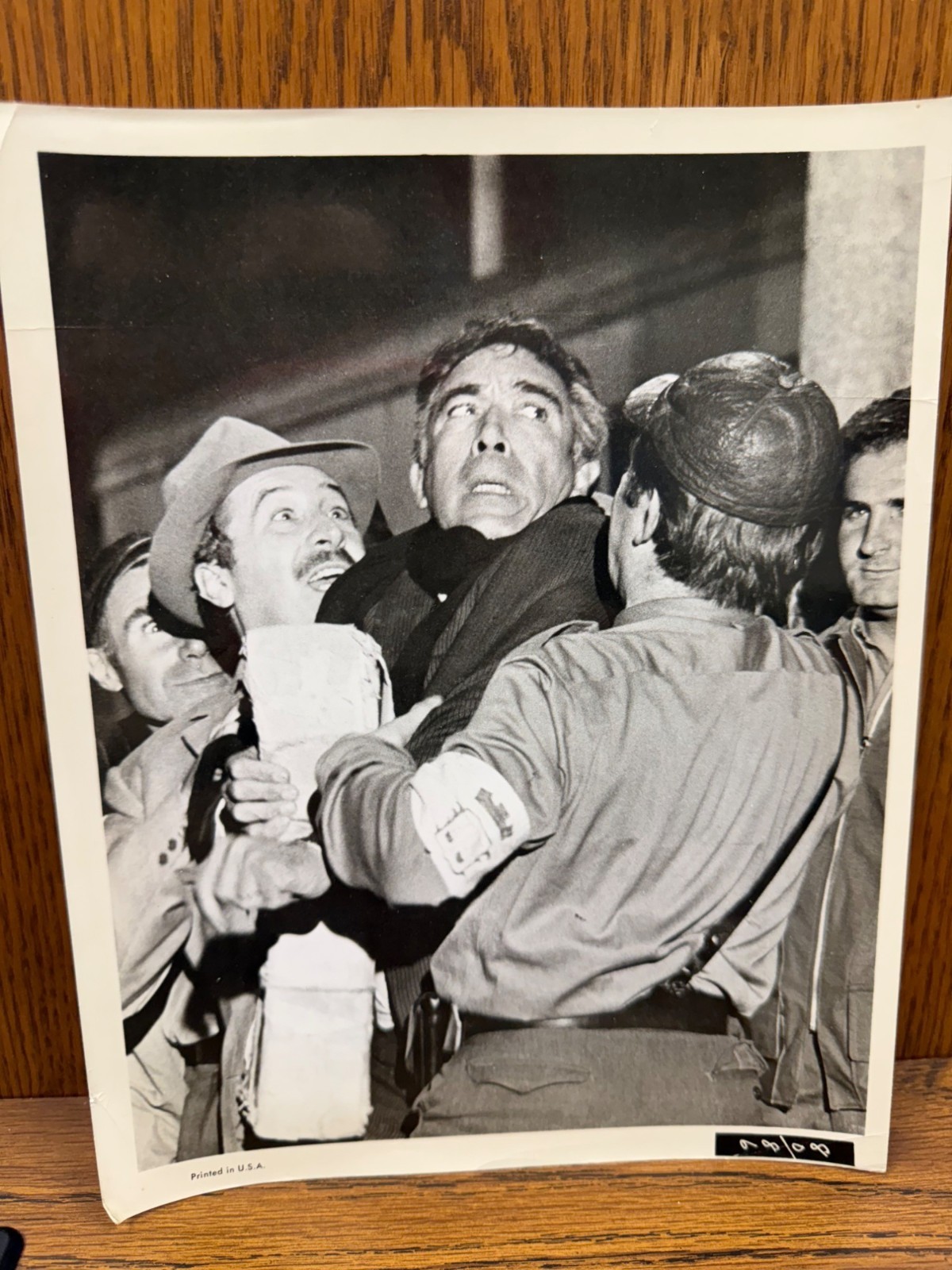 Vintage Black & White Press Photo Of Arrest Scene With Officers & Man In Distres Vintage Black & White Press Photo Of Arrest Scene With Officers & Man In Distres