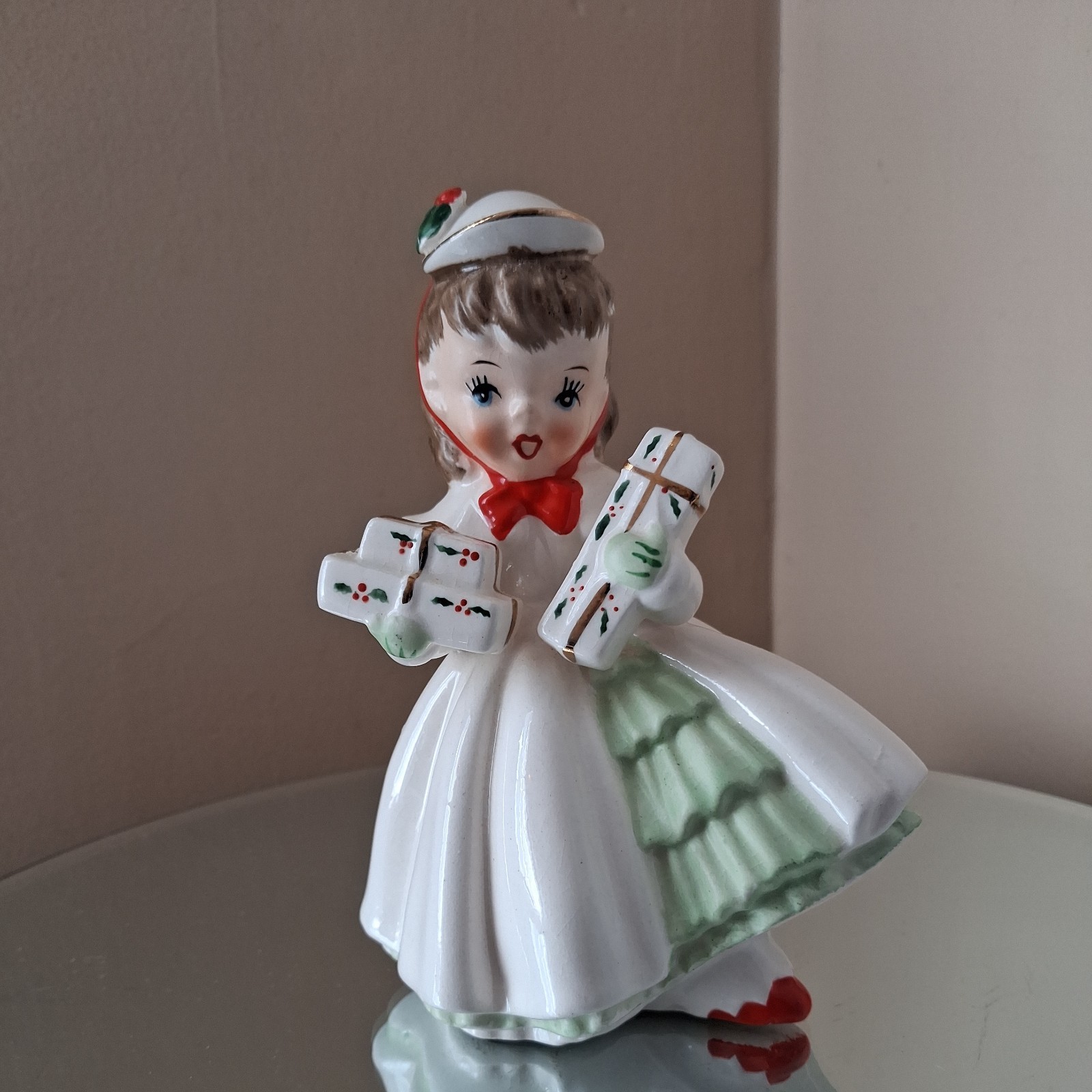 Vintage 1956 Napco Shopper Girl Holding Gifts Figurine Japan 