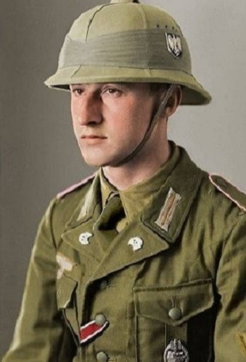 German  WW2  Photo -   Soldier In Africa
