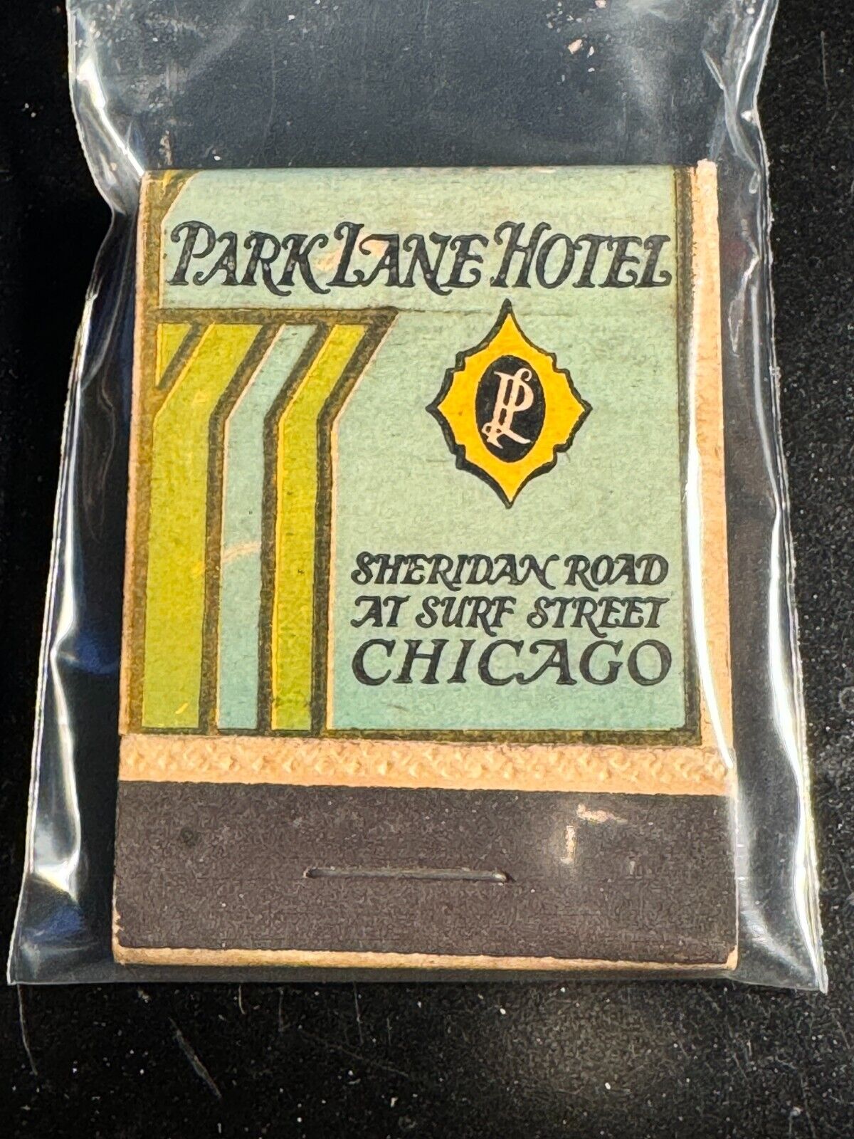 MATCHBOOK - 1930S - PARK LANE HOTEL - CHICAGO, IL - UNSTRUCK