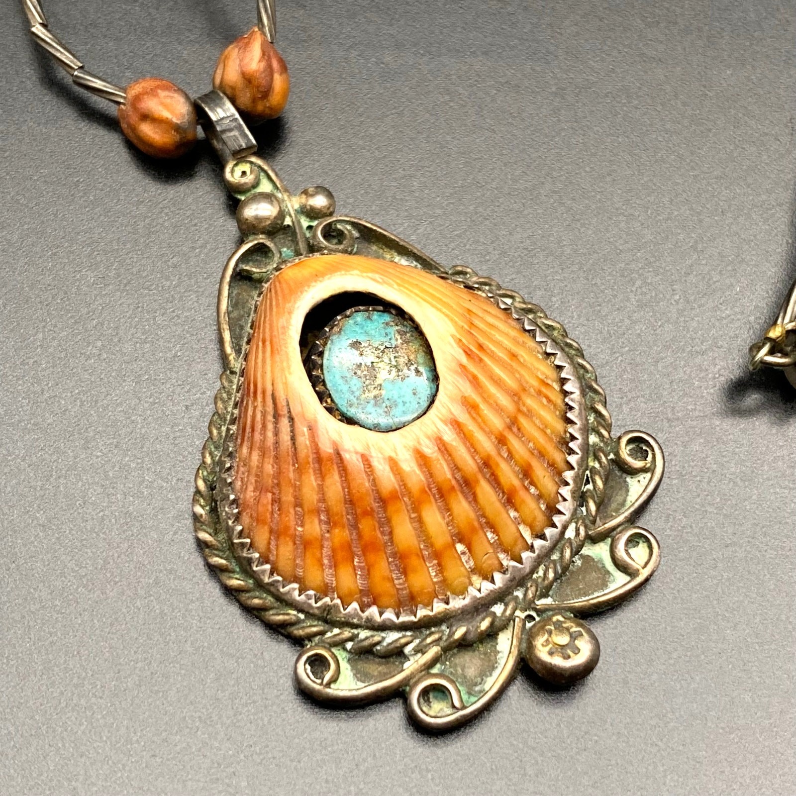 Vintage Navajo Native Shadowbox Turquoise Shell Silver Pendant Necklace 16\