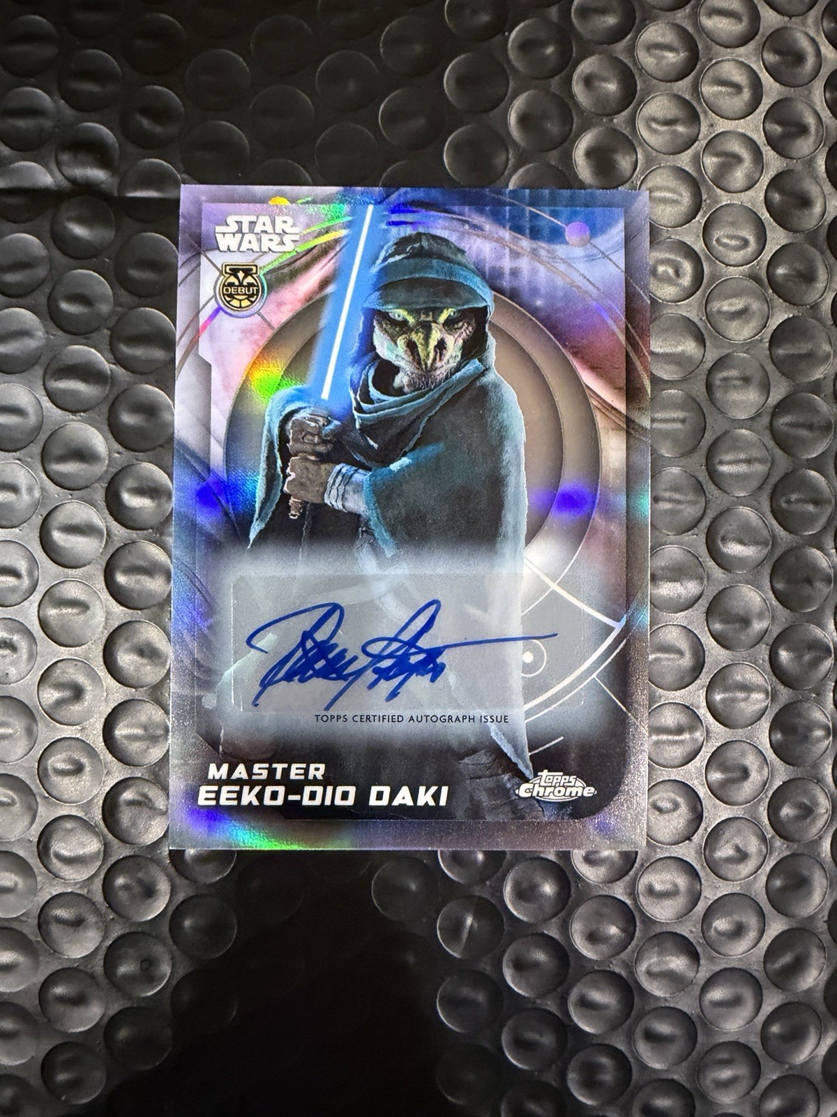 2026 Topps Chrome Star Wars Master Eeko-Dio Daki Debut Auto 2026 Topps Chrome Star Wars Master Eeko-Dio Daki Debut Auto