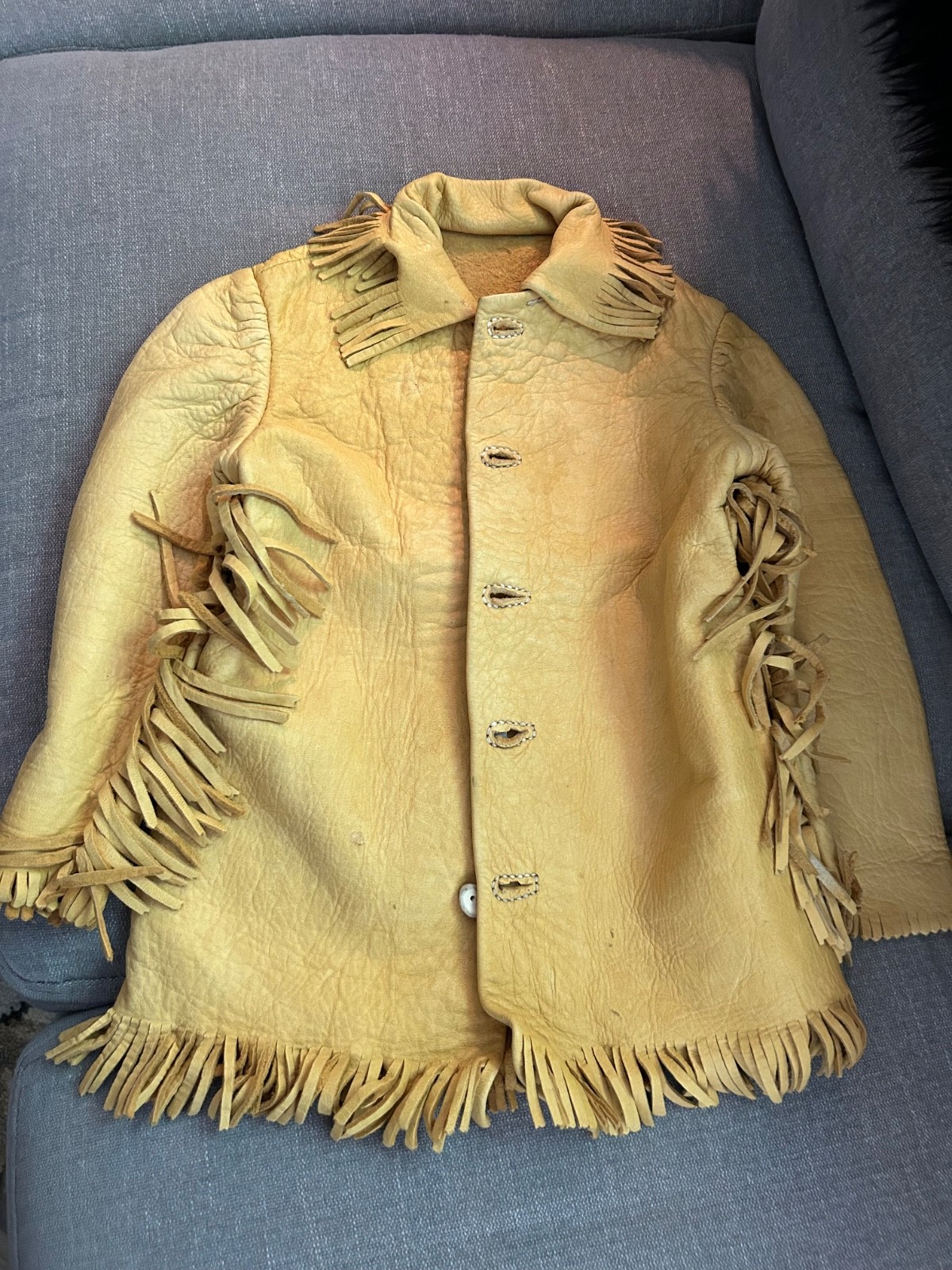 CHILDS HANDMADE NATIVE AMERICAN VINTAGE BUCKSKIN FRINGE JACKET