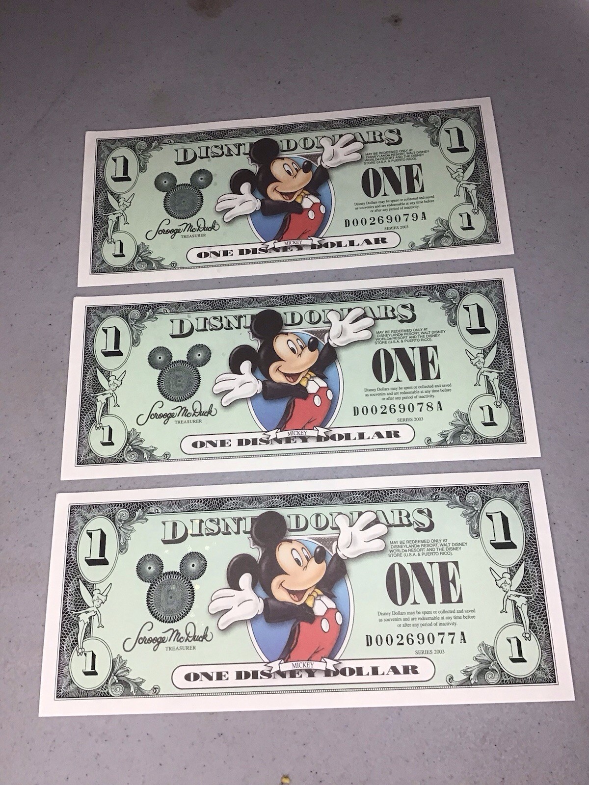 3 Nice 2003 Consecutive $1 Mickey Disney Dollars Disneyland (Light Crease)