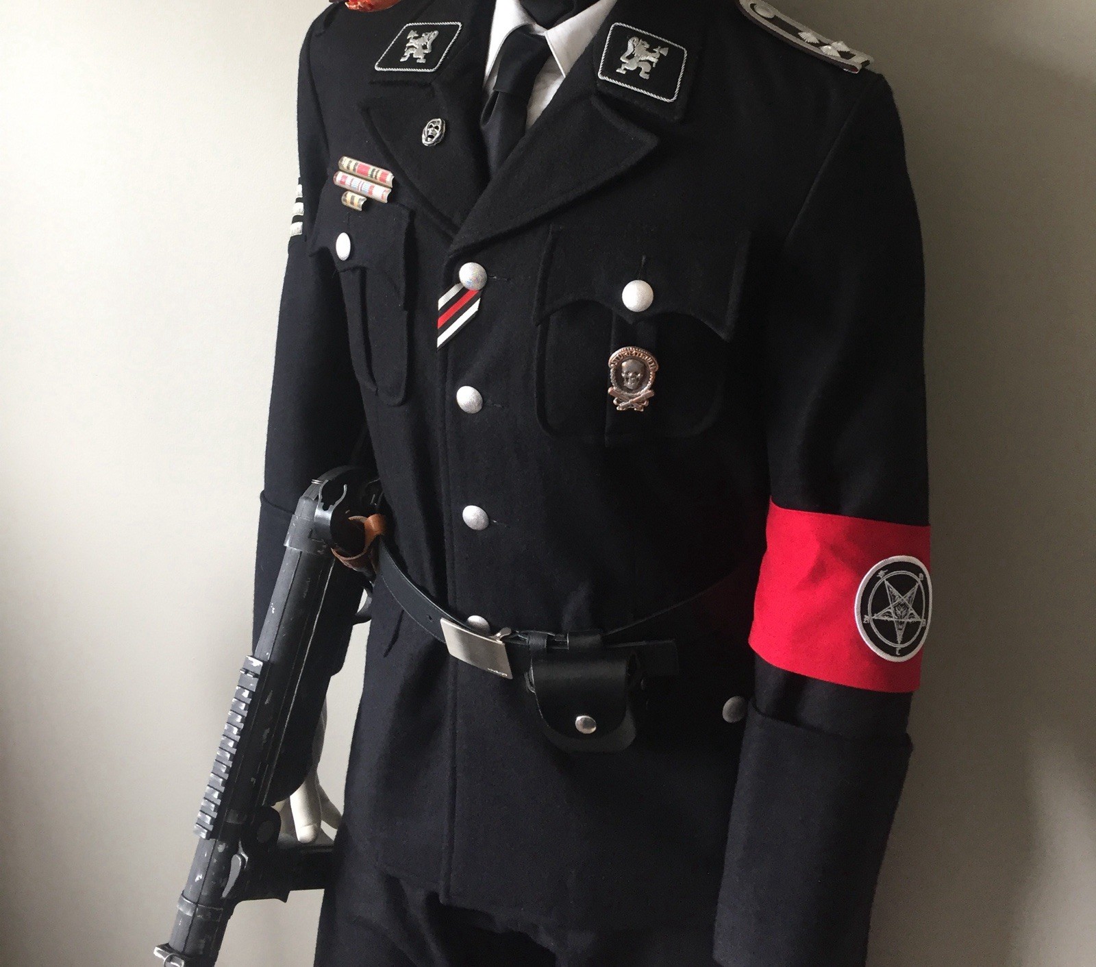WW2 Occult German Officer Uniform Replica Complete Halloween Costume.