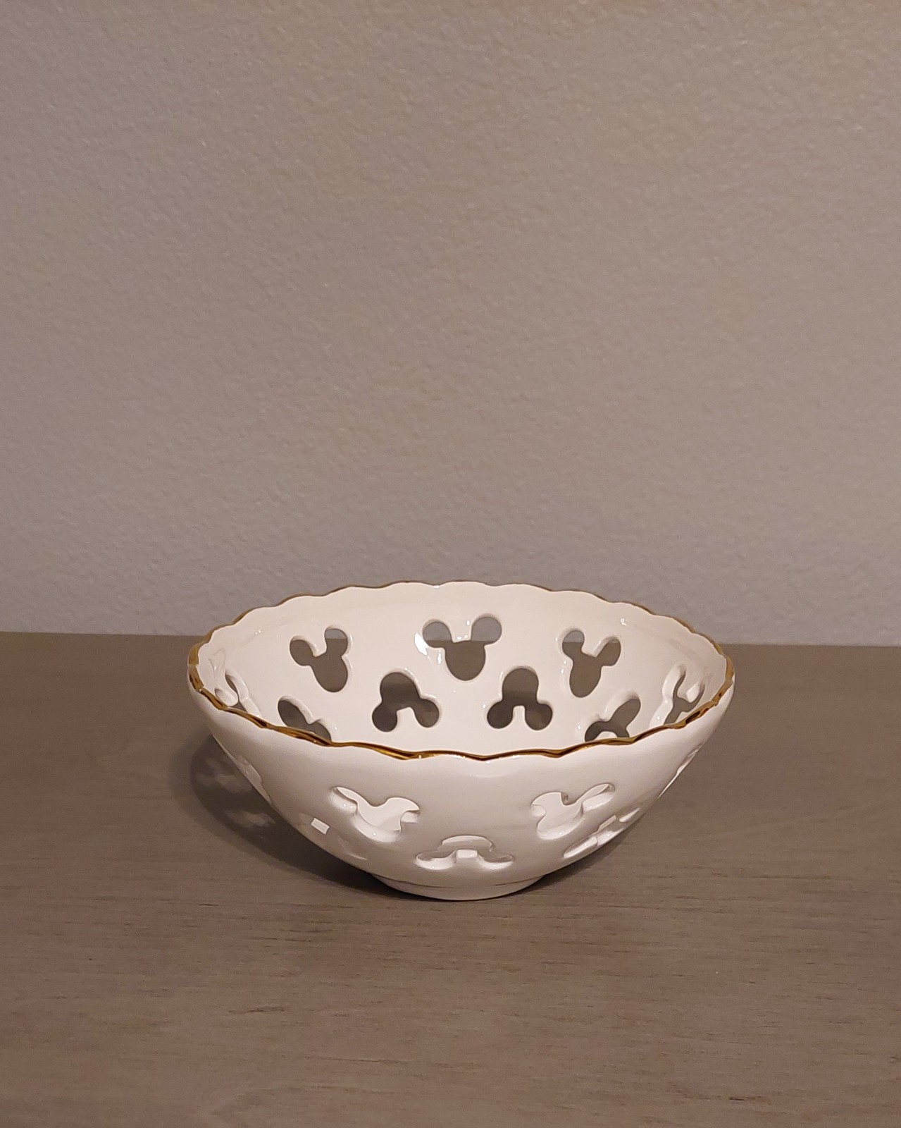 Rare Vintage Disney Mickey Icon Cutout White With Gold Rim Glossy Ceramic Bowl